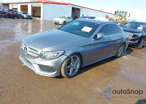 2016 Mercedes-Benz C 300 Sport 4Matic z USA, uszkodzony, nr VIN 55SWF4KB1GU166150